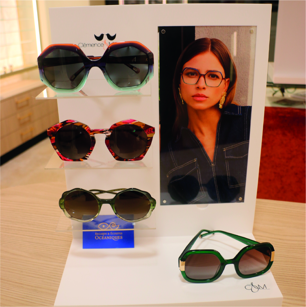 Paires de lunettes de la marque Clémence et Margaux, disponible chez Regards et Ecoutes Océaniques, opticien à Arcachon.
